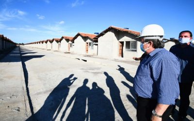 João Azevêdo faz visita técnica às obras de construção de 500 unidades habitacionais em Santa Rita