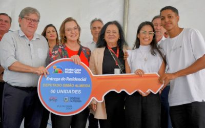 João Azevêdo entrega Residencial Deputado Simão Almeida e assegura moradia digna a 60 famílias de João Pessoa