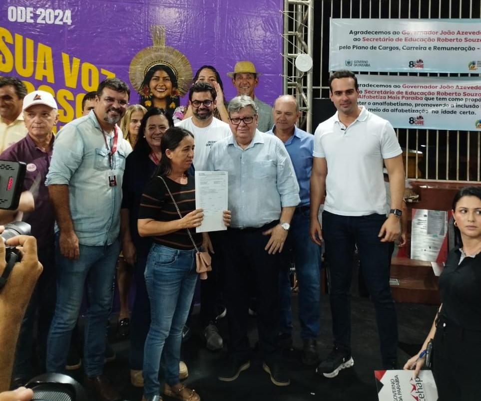 Cehap entrega escrituras de Conjunto Habitacional em Brejo do Cruz