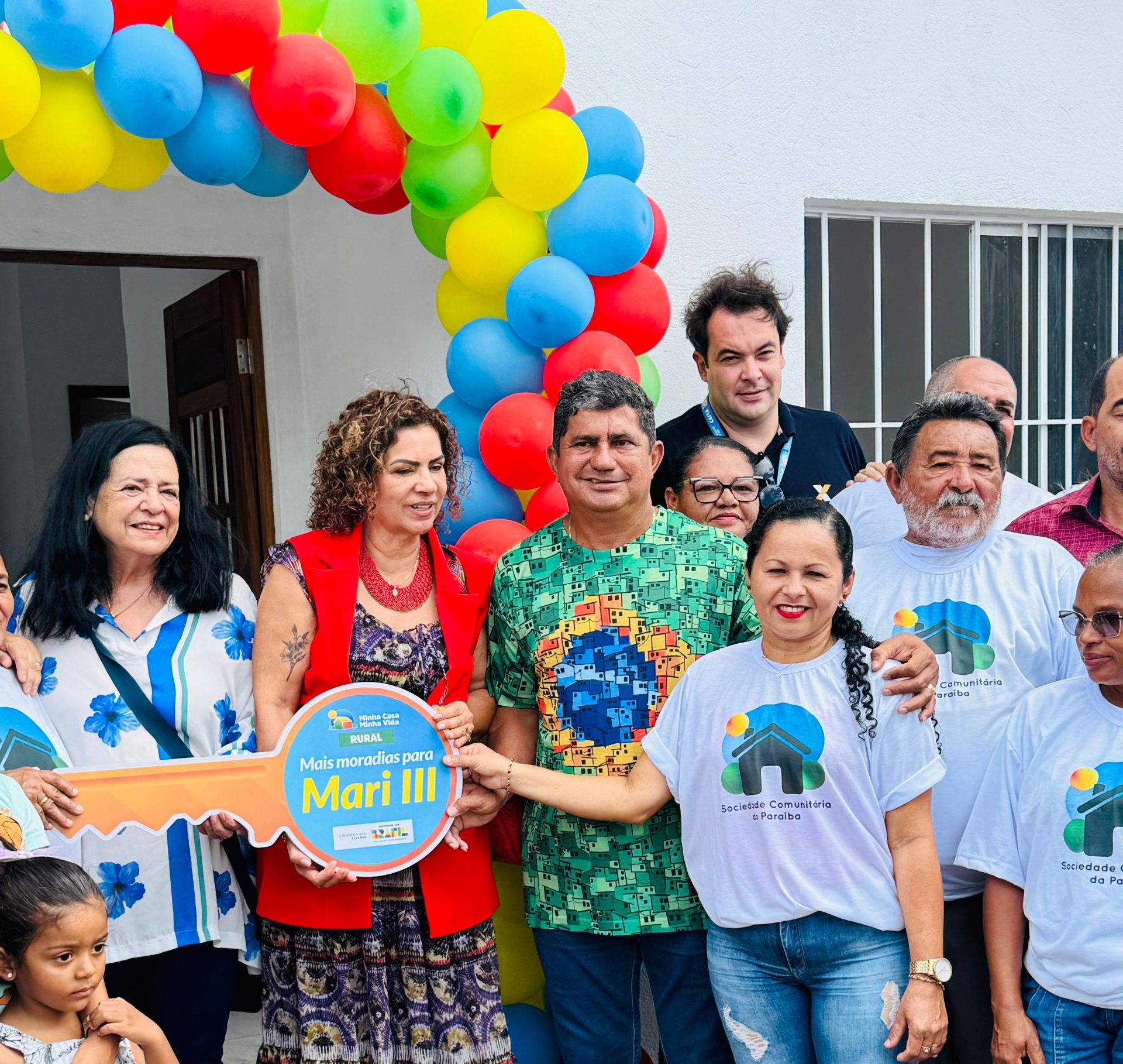 Cehap participa da entrega de moradias rurais e assina ordens de serviço para construções em Mari e Alagoinha